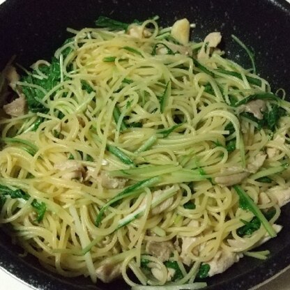 ささみが無かったので鶏もも肉を使いました。(*´∇｀)水菜が新鮮な内に使いきりたくてレシピを探して見つけました♥️さっぱり和風のパスタで美味しく頂きました♪